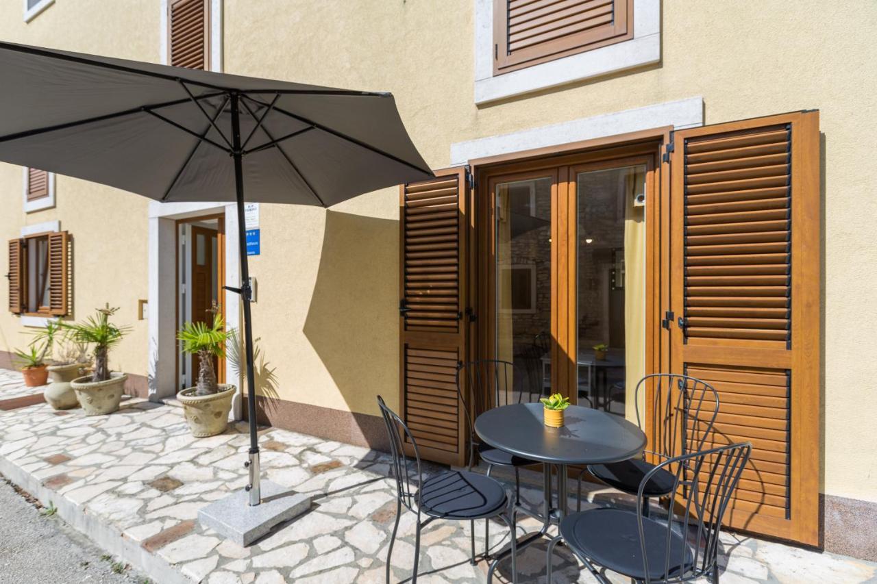 Apartments Agata Novigrad  ภายนอก รูปภาพ