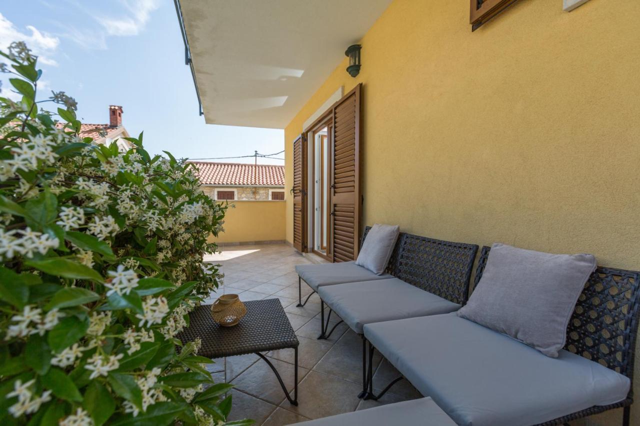 Apartments Agata Novigrad  ภายนอก รูปภาพ